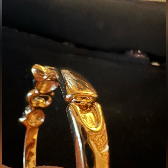 Diamot Leopard Golden Hinged Bangle Bracelet - Picture 9 of 9